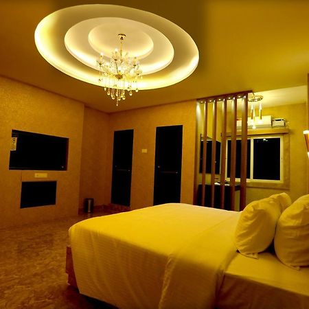Mehar Inn Hotel Карайкуди Экстерьер фото
