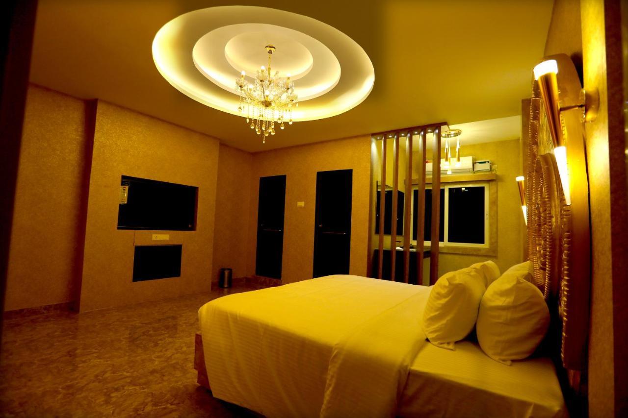 Mehar Inn Hotel Карайкуди Экстерьер фото
