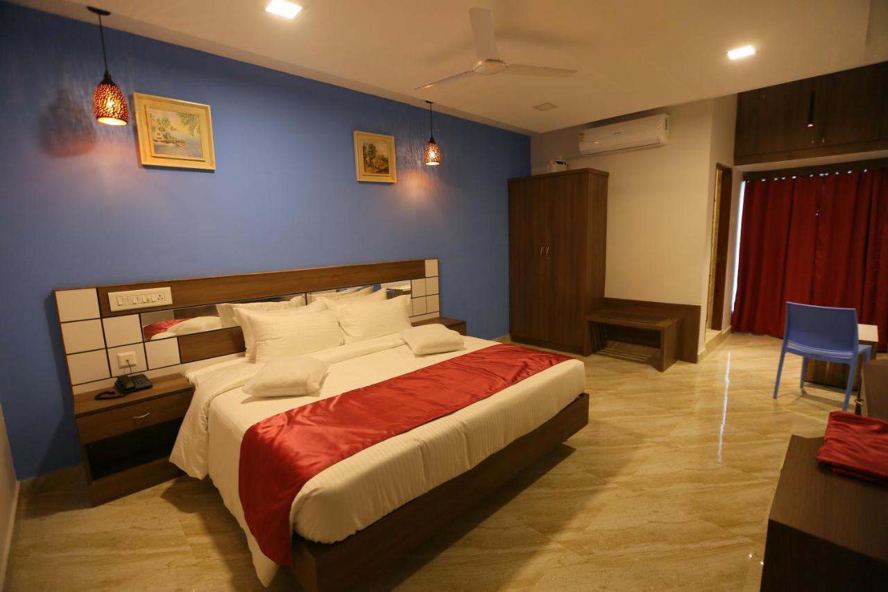 Mehar Inn Hotel Карайкуди Экстерьер фото