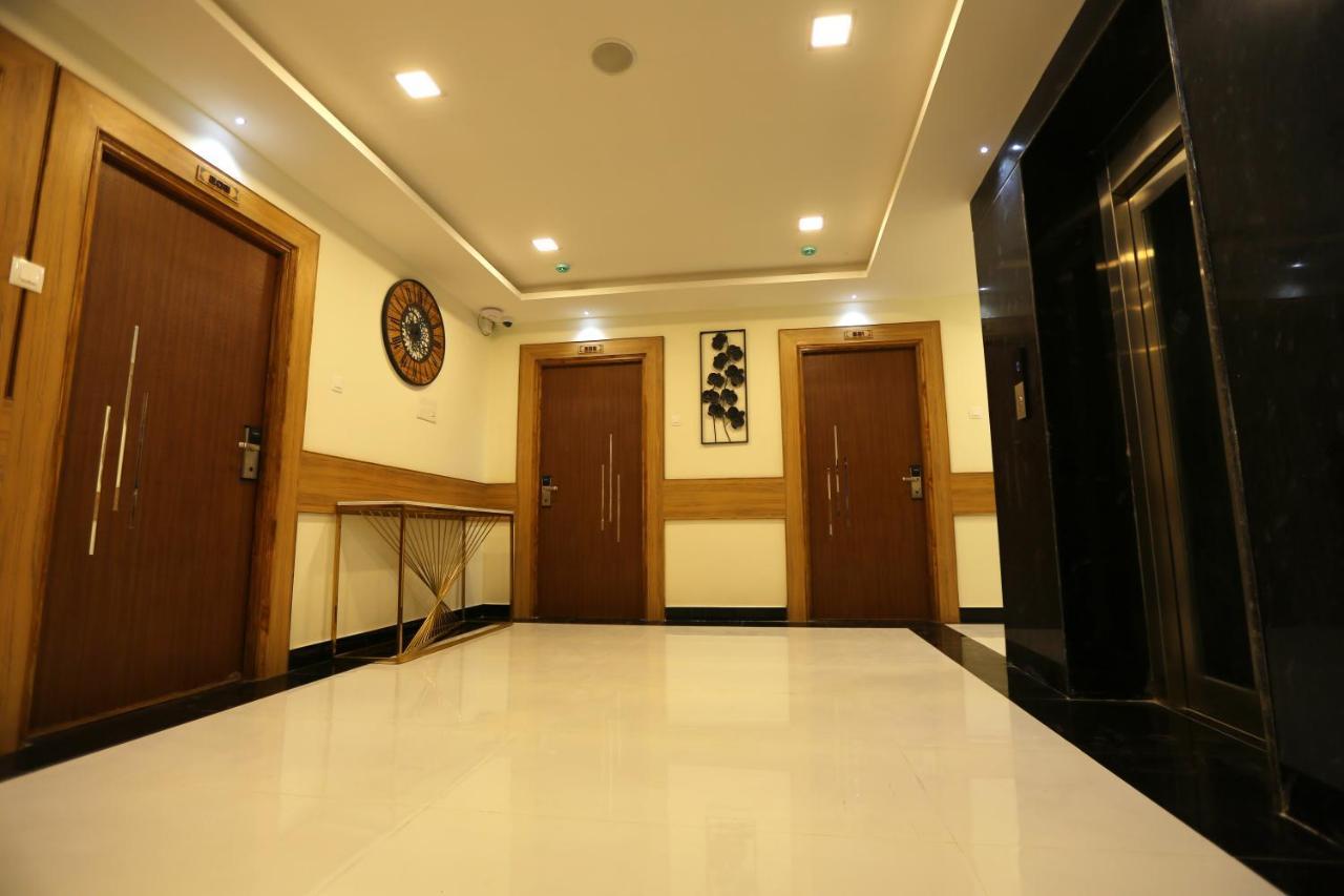 Mehar Inn Hotel Карайкуди Экстерьер фото
