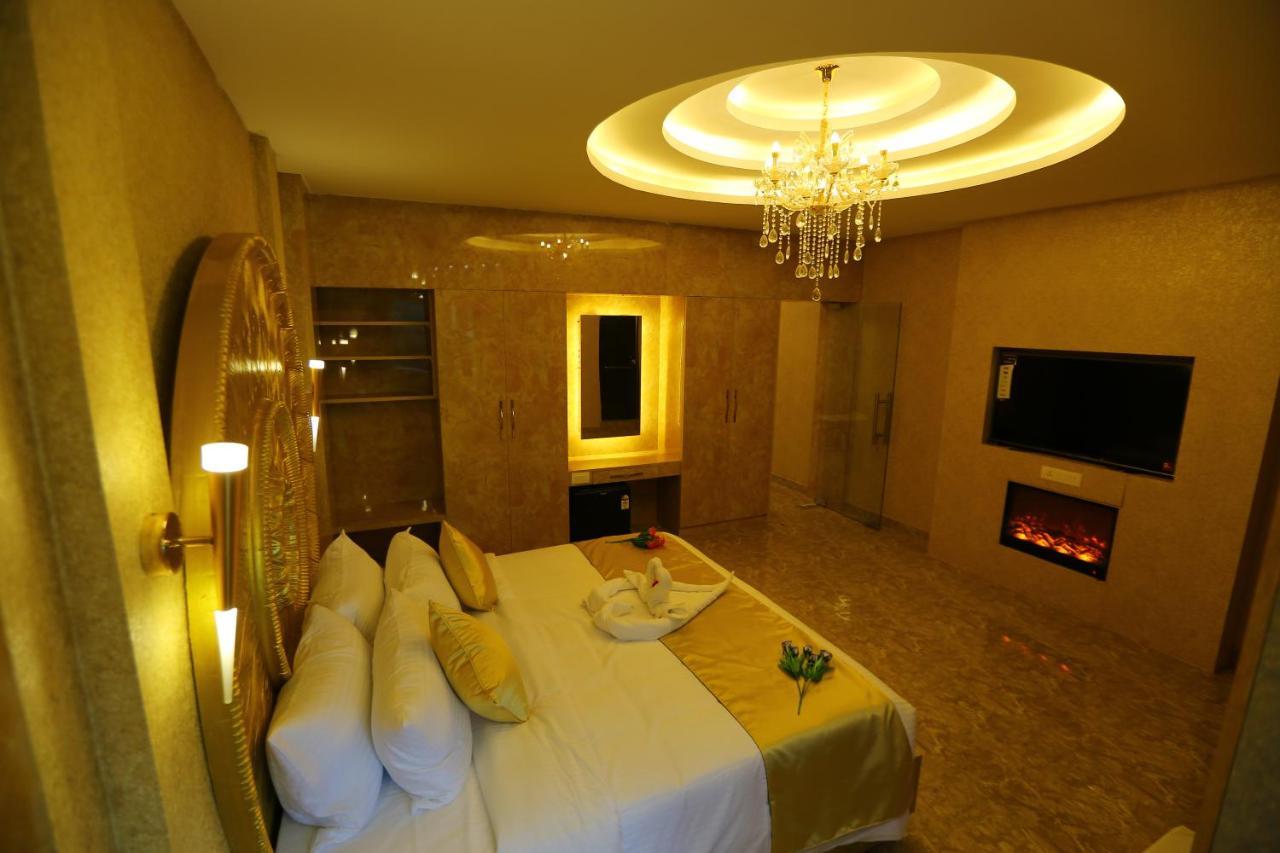 Mehar Inn Hotel Карайкуди Экстерьер фото