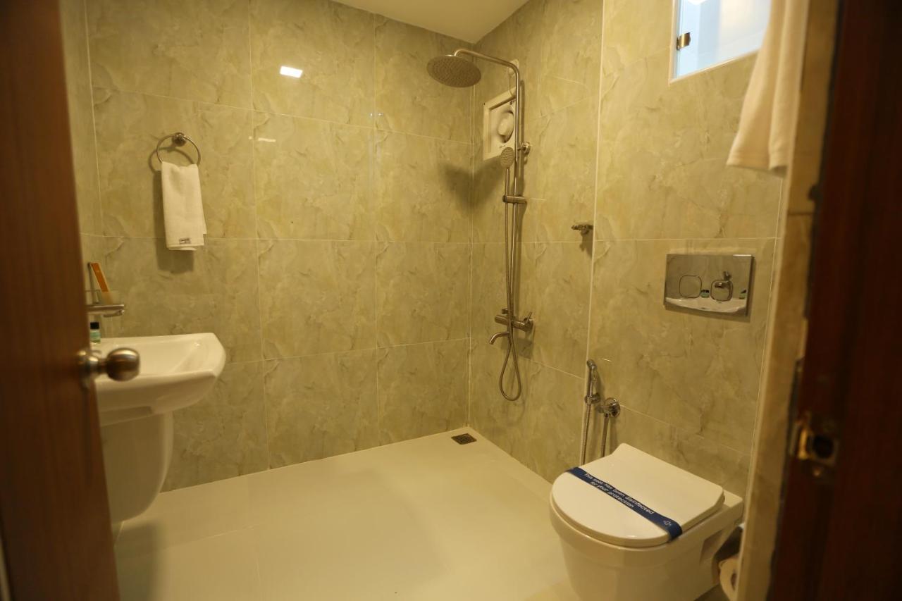 Mehar Inn Hotel Карайкуди Экстерьер фото