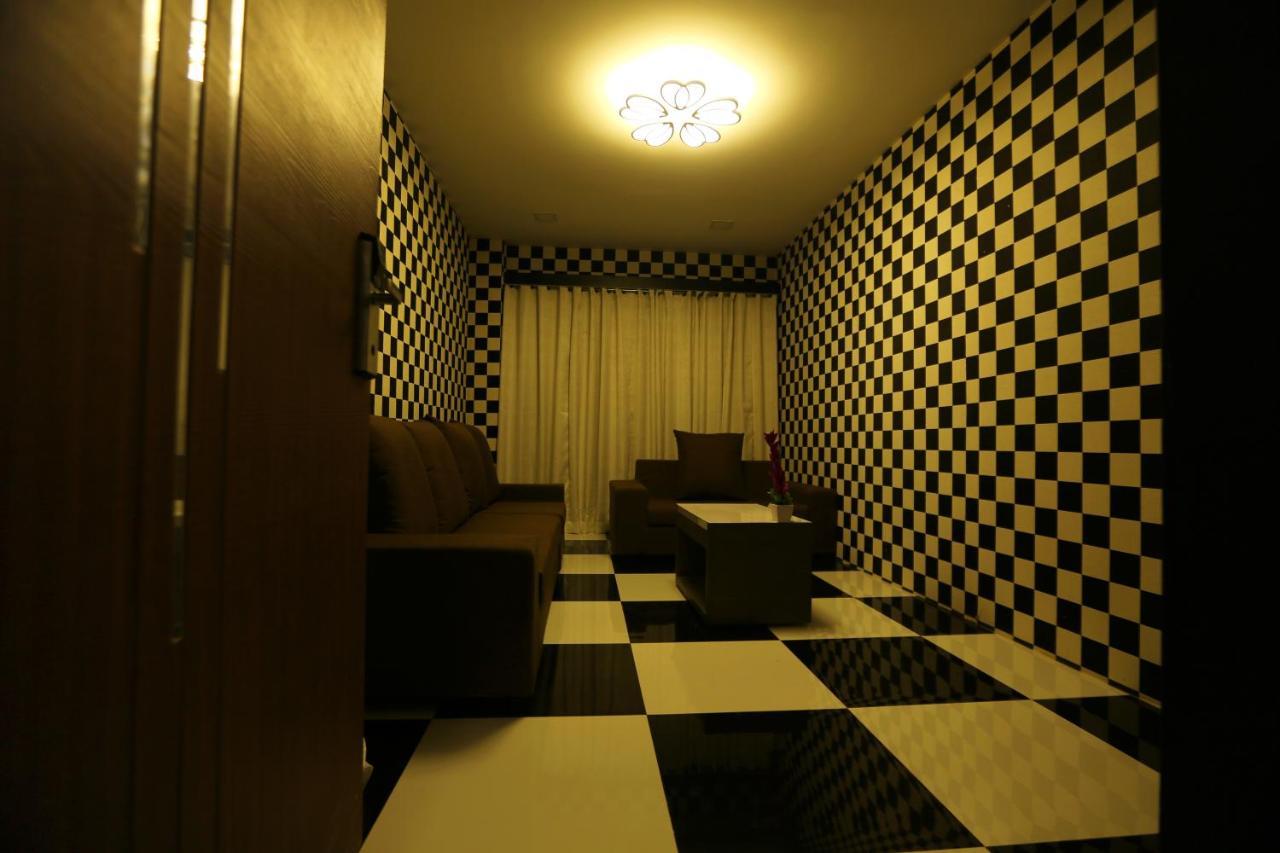 Mehar Inn Hotel Карайкуди Экстерьер фото
